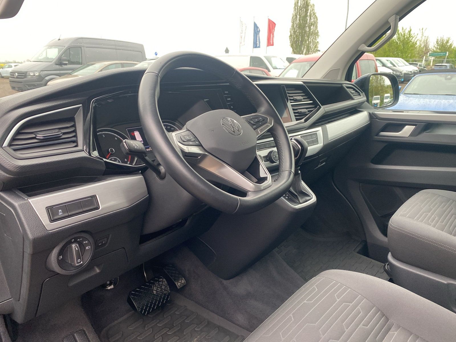 Fahrzeugabbildung Volkswagen T6 Multivan 2.0 TDI DSG 4M STANDHZG KAMERA DCC A