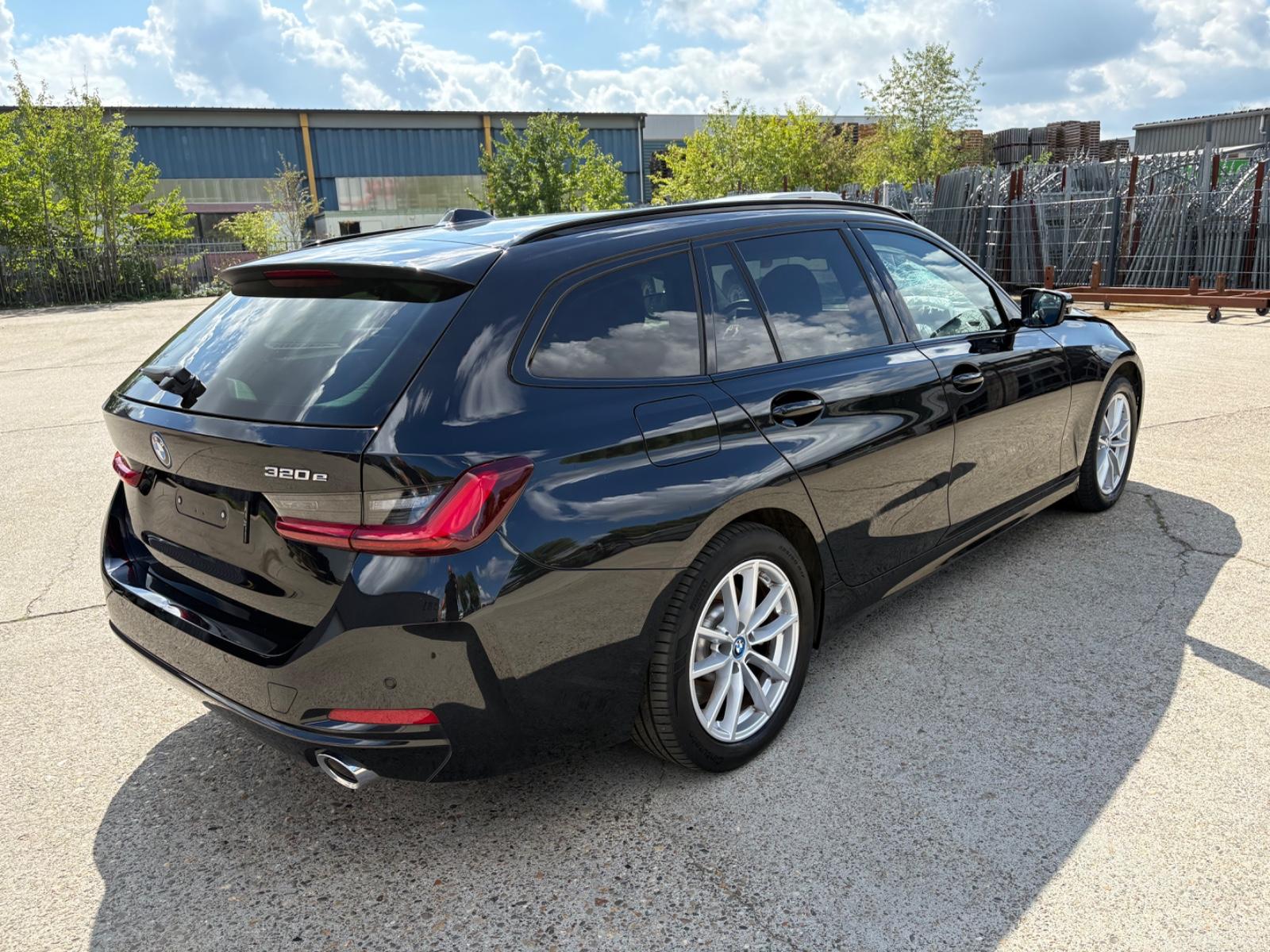 BMW 320e KOMBI FACELIFT 204 PS / PLUG-IN-HYBRID / 32