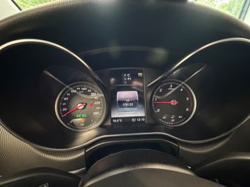 Mercedes V 220 - 8