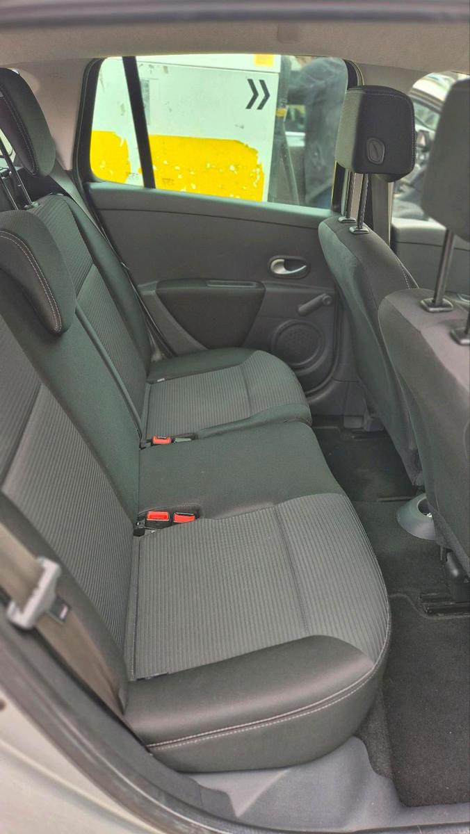 Renault Clio 2012 — photo 8
