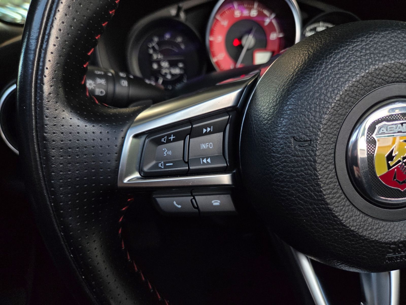 Fahrzeugabbildung Abarth 124 Spider 1.4 MultiAir Turbo KLIMA ALU