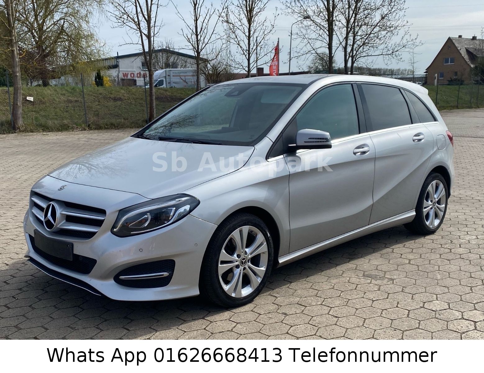 MERCEDES-BENZ B 220