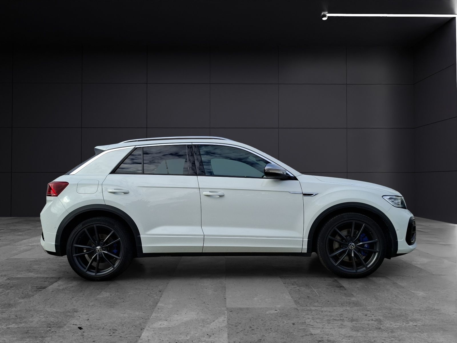 Fahrzeugabbildung Volkswagen T-Roc R 4M Matrix Navi Akrapovic Pano AID ACC RF