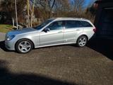 Mercedes-Benz E 220 CDI T BlueEFFICIENCY ELEGANCE ELEGANCE - Mercedes-Benz E 220: Cdi Elegance