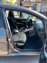 Toyota Auris 1.6 Benzin (2009) - Toyota Auris Gebrauchtwagen in Stuttgart