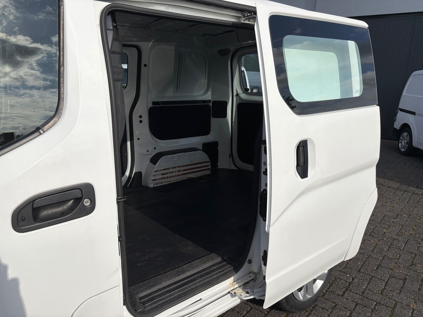 Fahrzeugabbildung Nissan e-NV200 Kasten Premium 40 kw/h *Investitionsboos