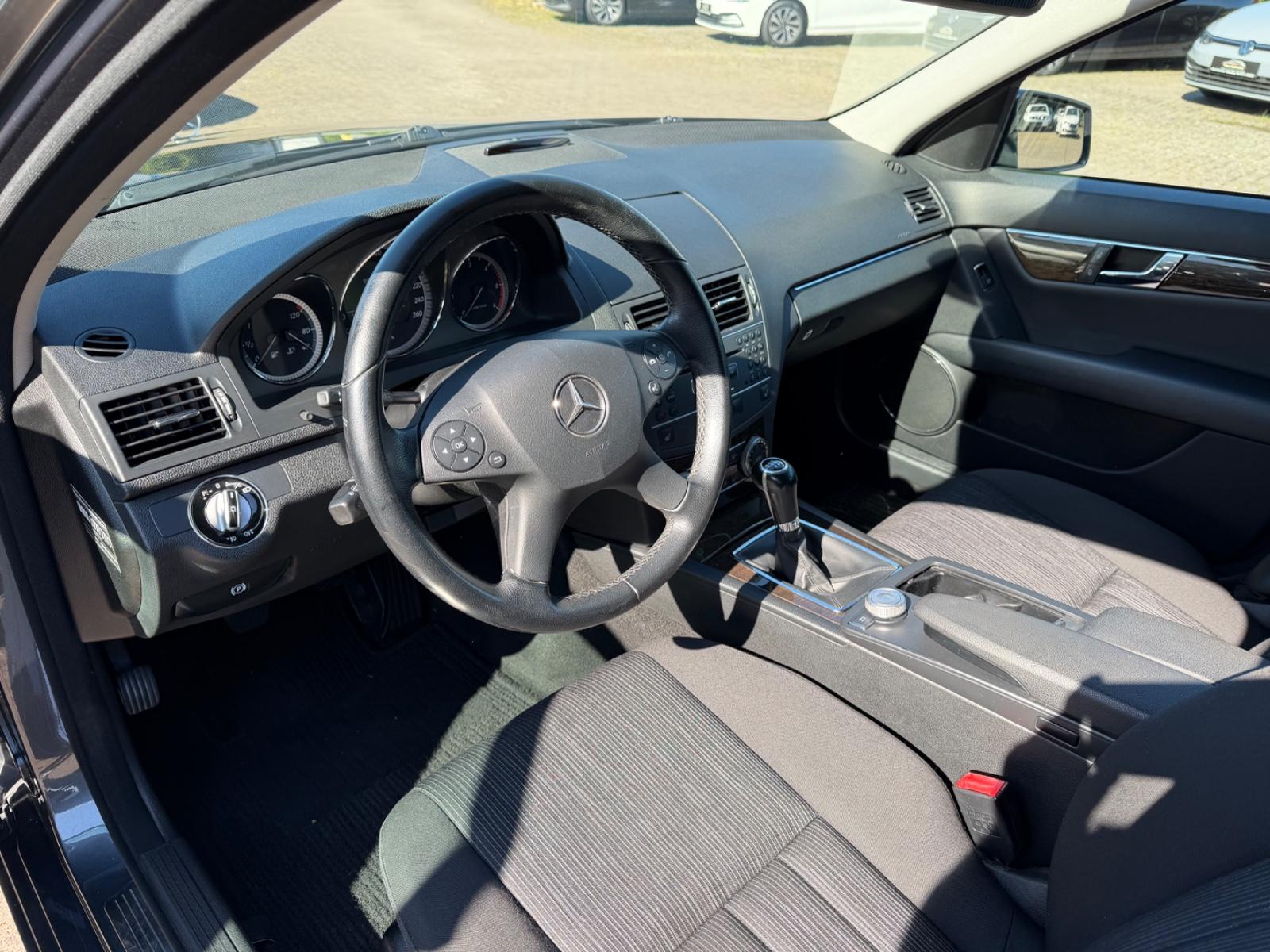 Mercedes-Benz C220 2010 — engine 2.143 cm³, 170 HP (125kW)