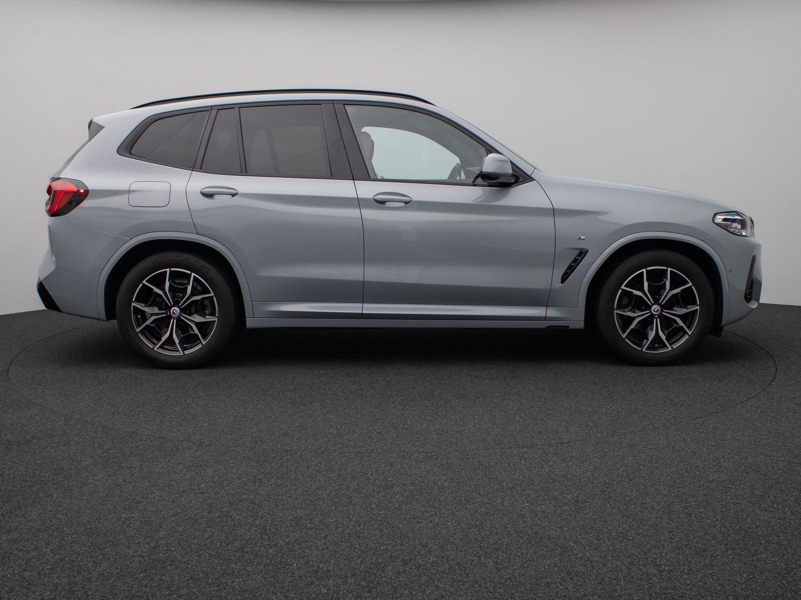 Fahrzeugabbildung BMW X3 xD20d M Sport Kamera DAB HiFi AHK Komfort 19"