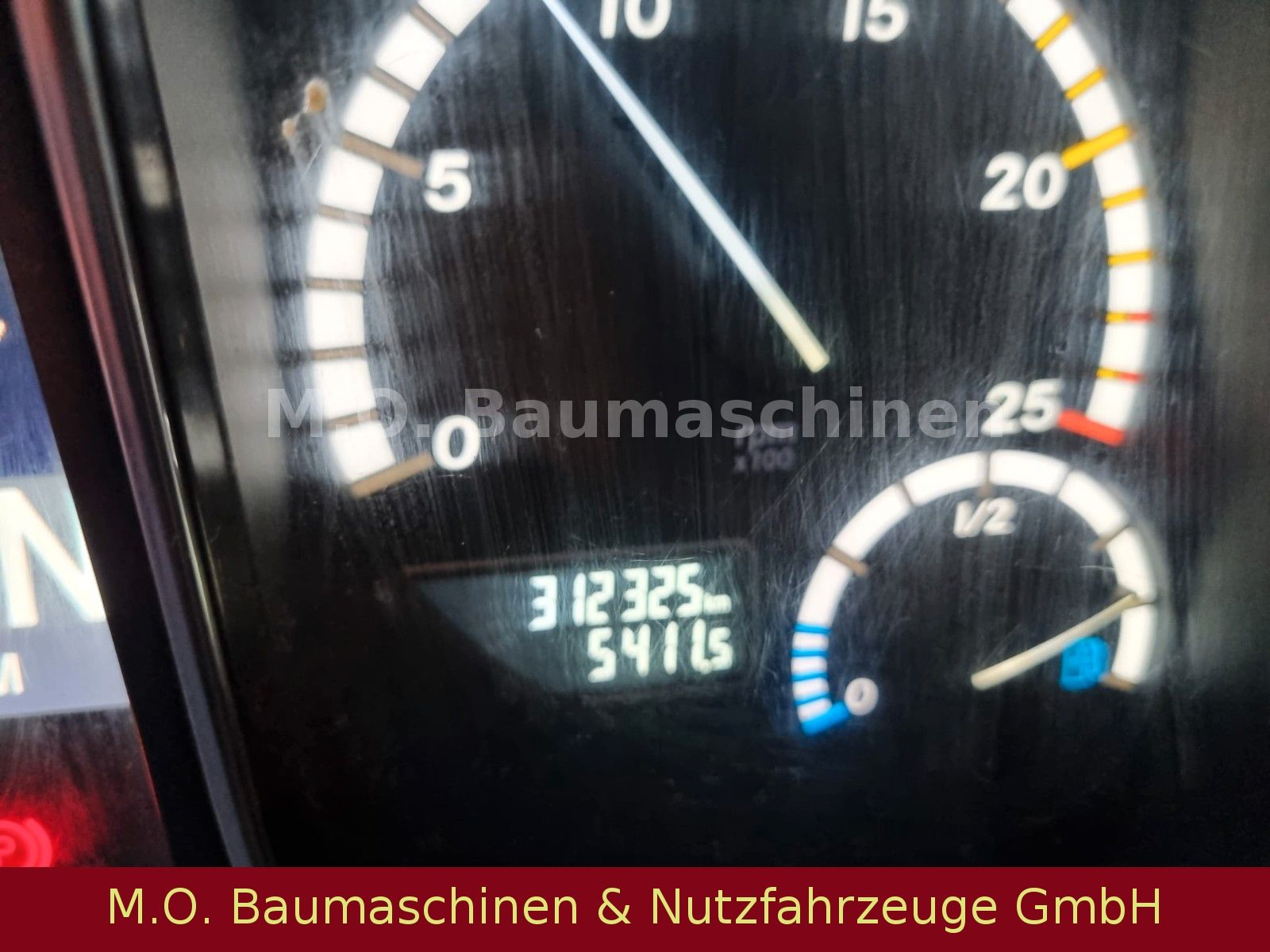 Fahrzeugabbildung Mercedes-Benz Antos 2546 / Euro 6 / 6x2 / Meiler Abroller /