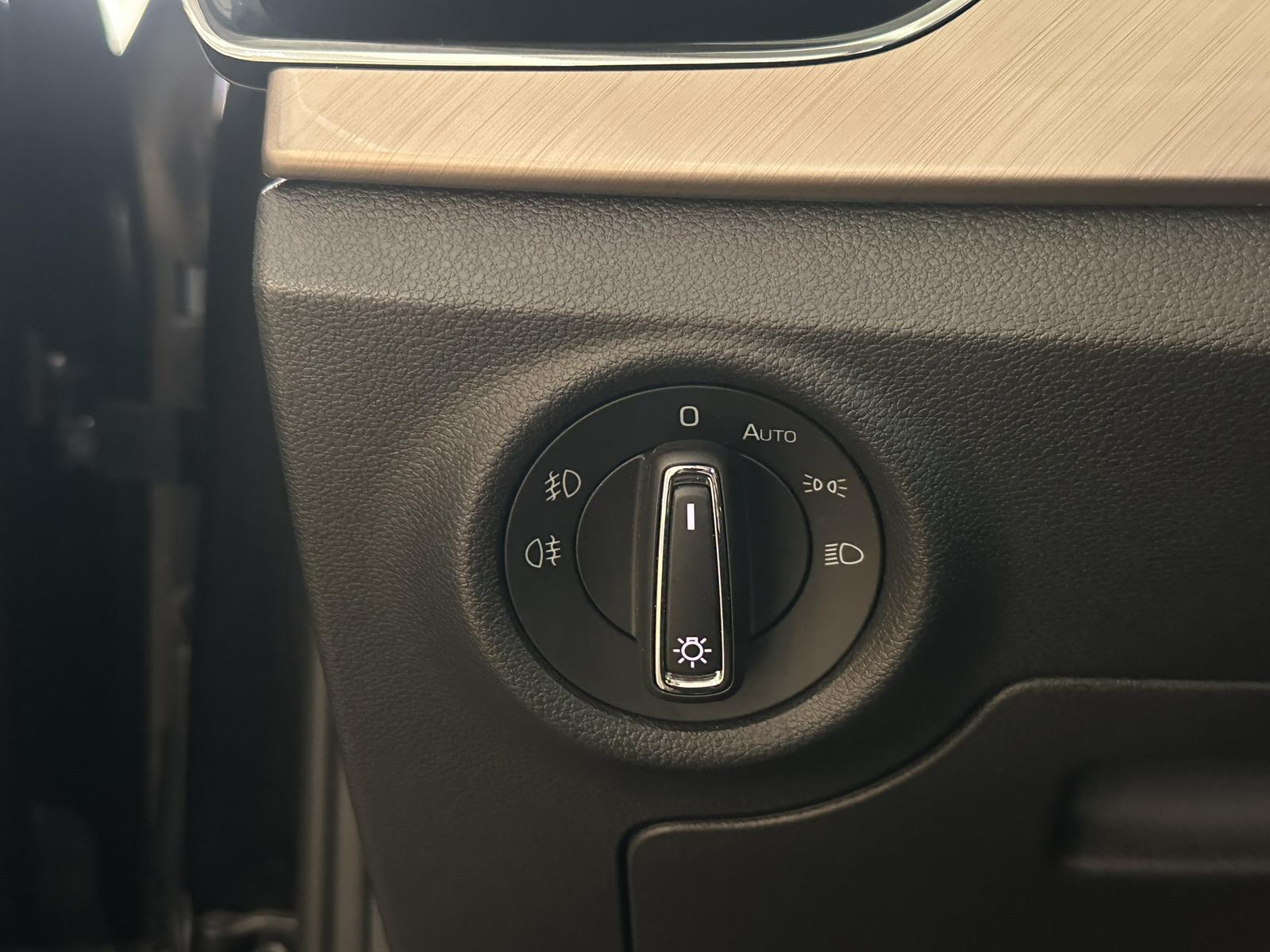 Skoda Kamiq Style R.Cam Navi ACC SHZ LED, миниатюра 23