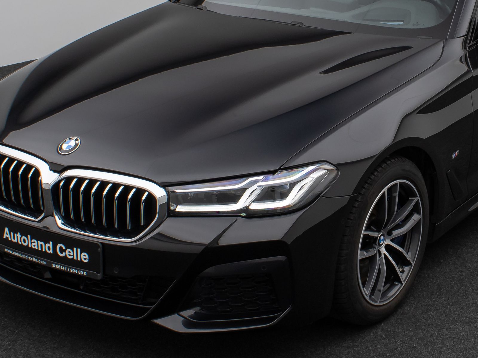 Fahrzeugabbildung BMW 530d  M Sport Panorama Kamera Laser HUD DAB HiFi