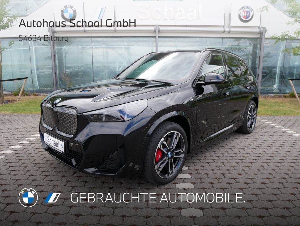 BMW iX1