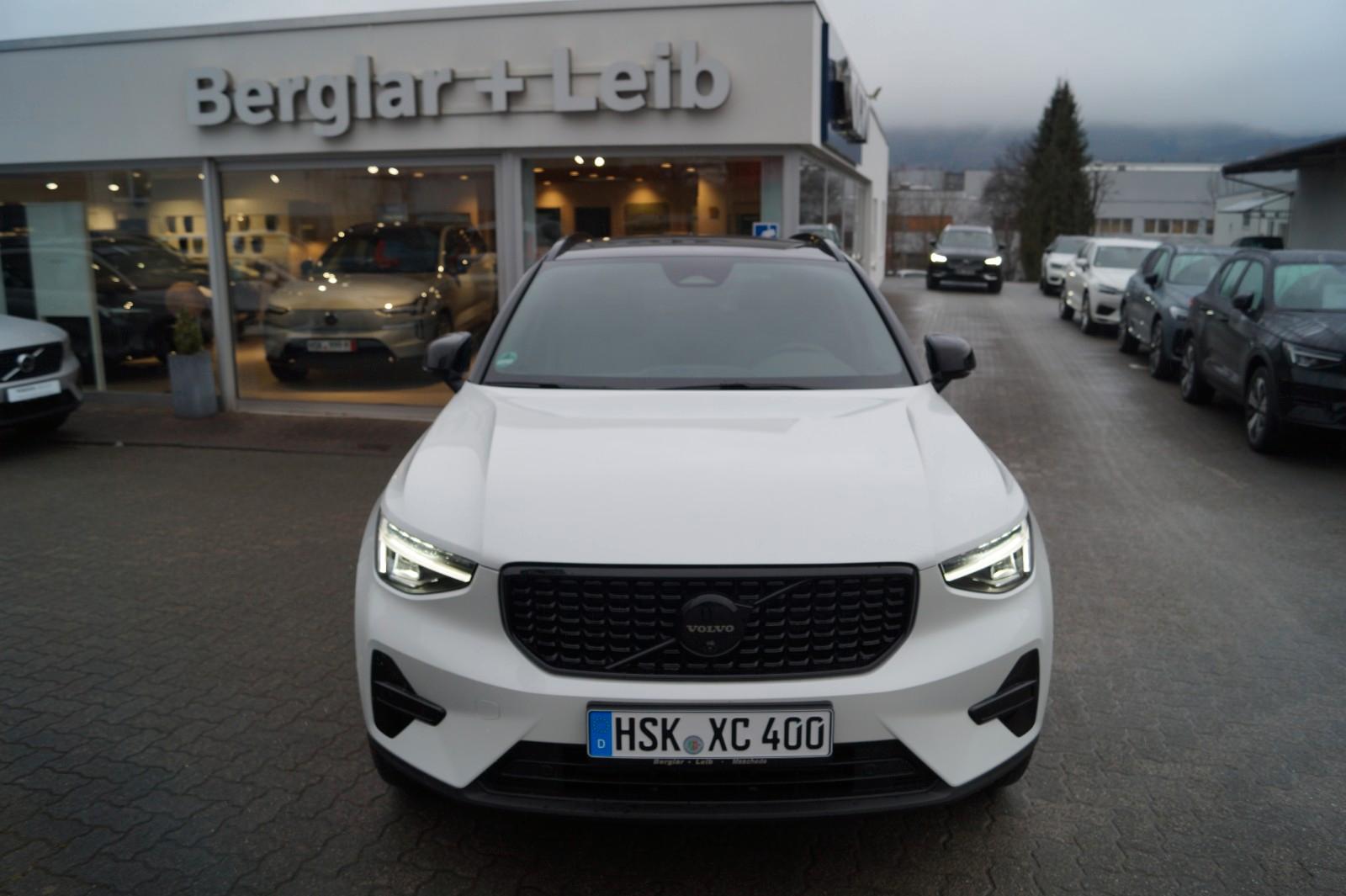 Volvo XC40 B4 Benzin 2WD Plus BlackEdit DKG/AHK/Standh