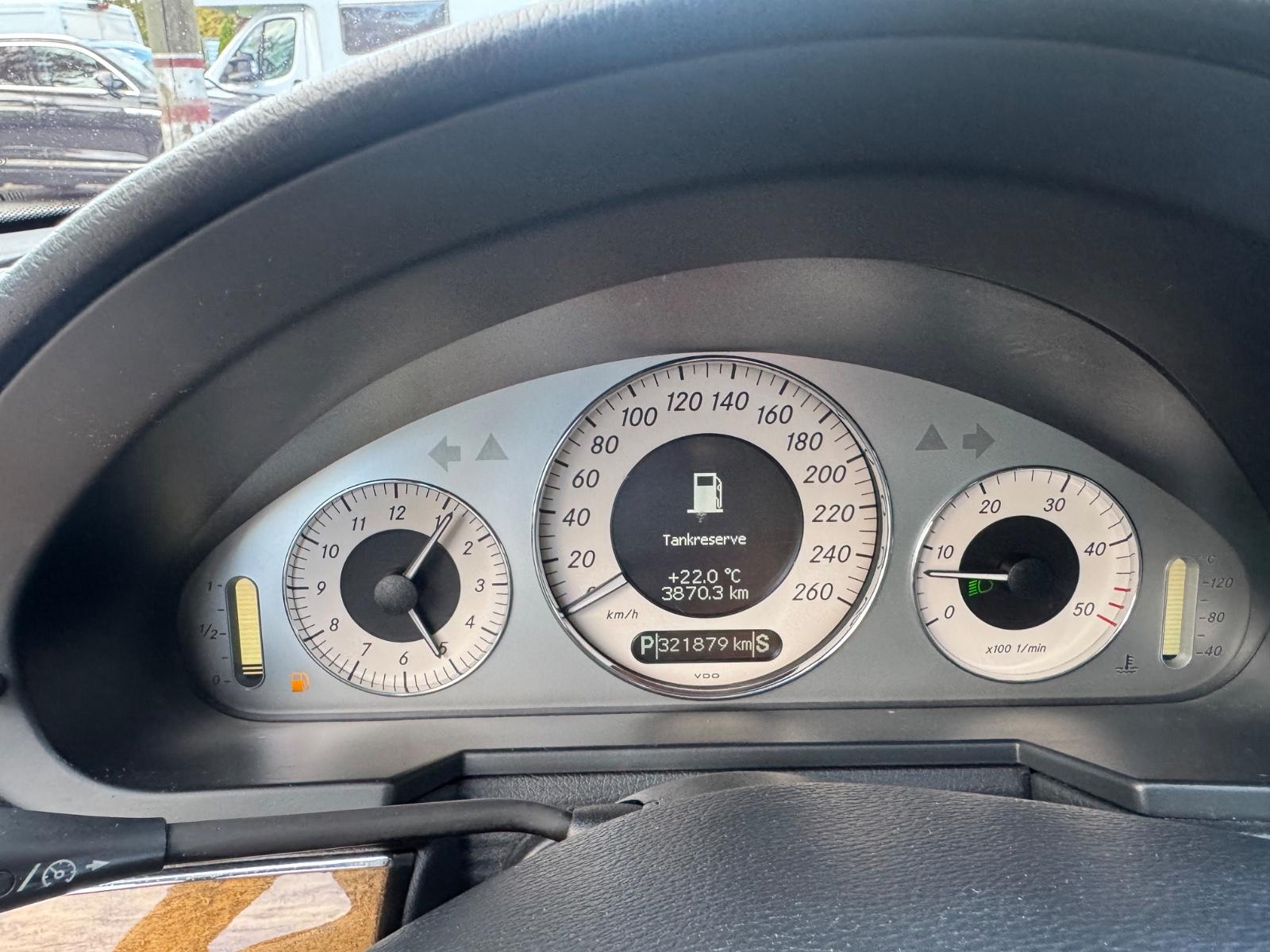 Mercedes-Benz E280 2007 — photo 13