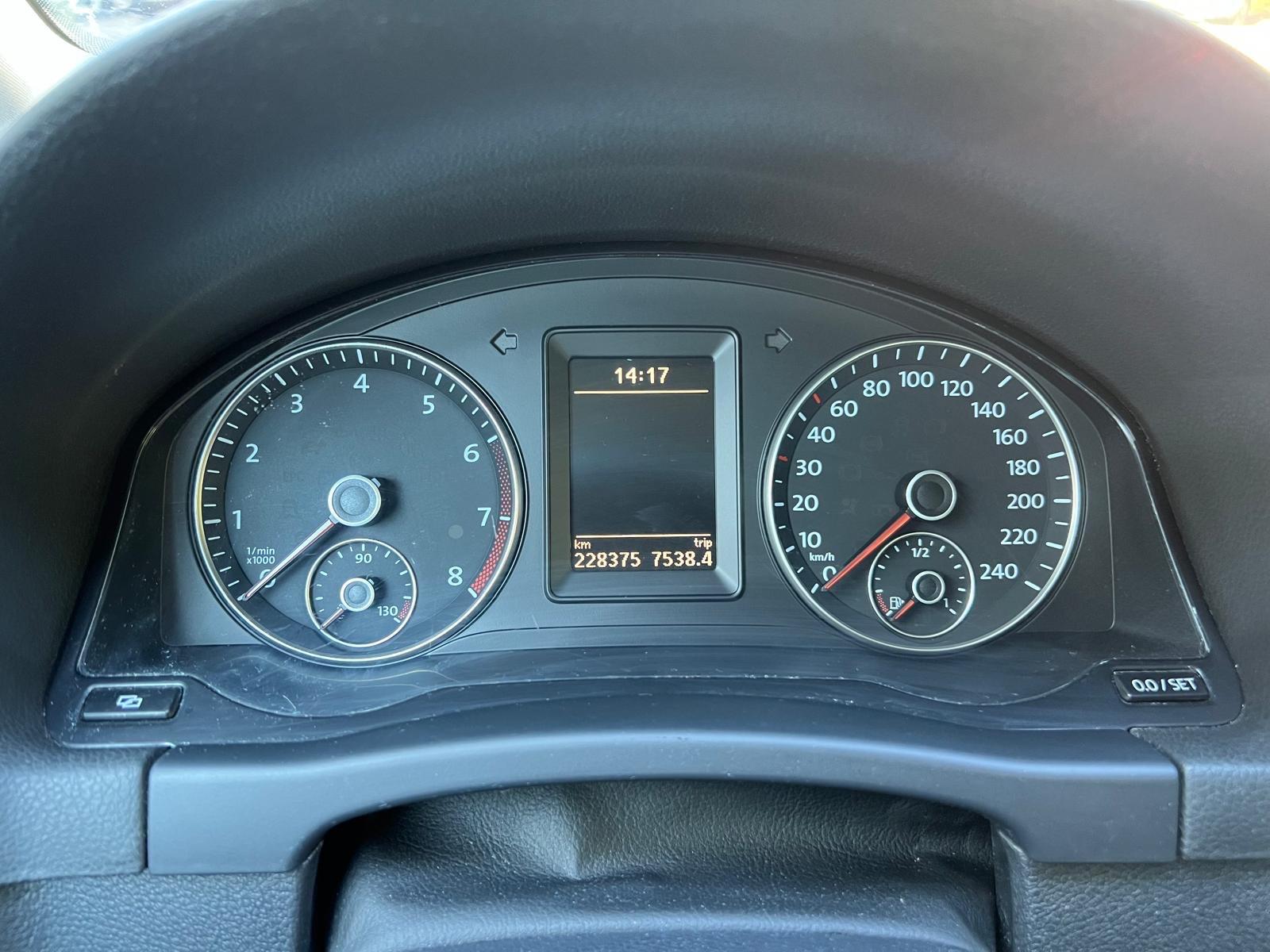 Volkswagen Golf Plus 2011 — photo 18