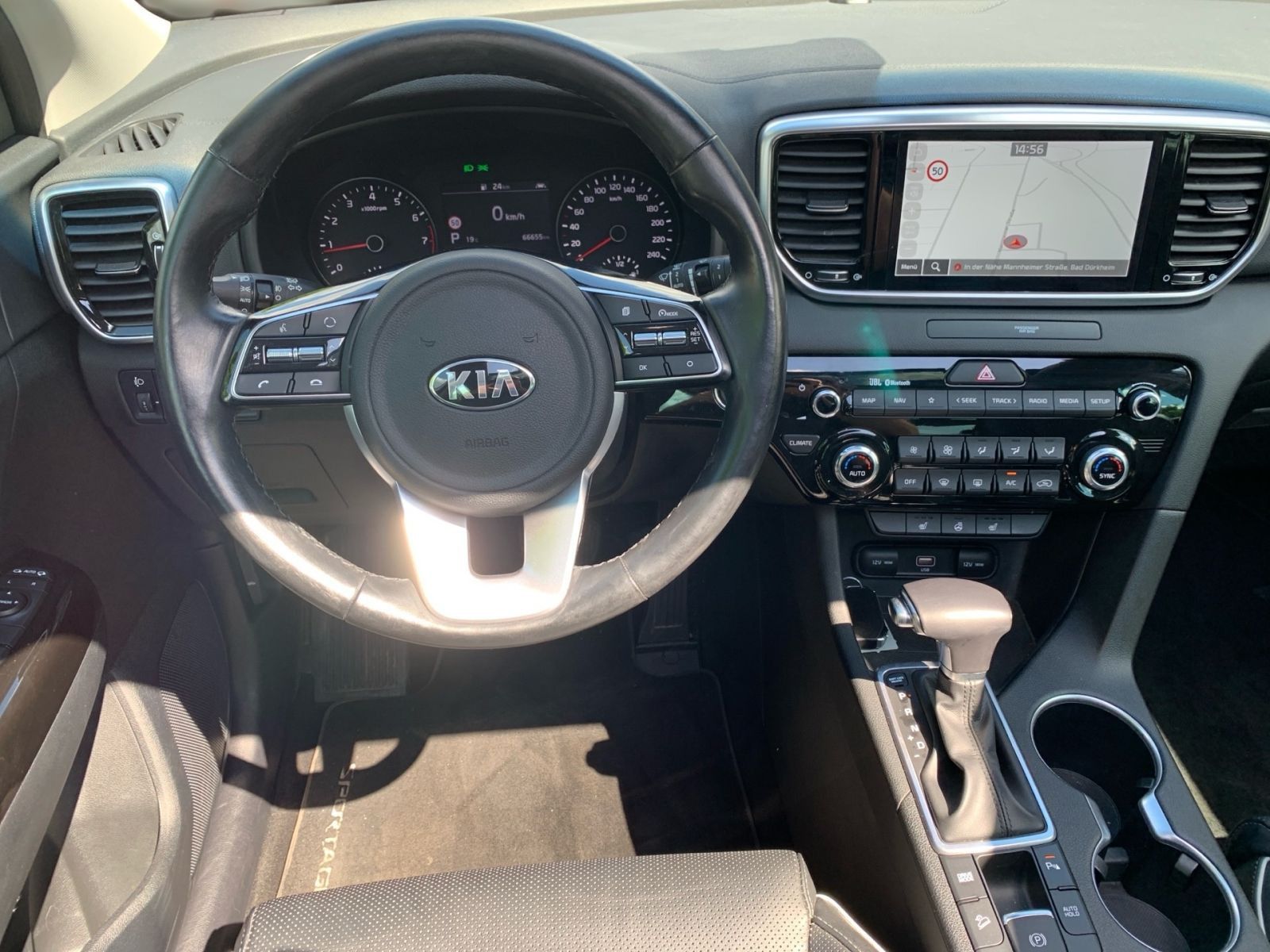 Fahrzeugabbildung Kia Sportage 1.6 T-GDI 7-DCT Black Edition Pan.Dach