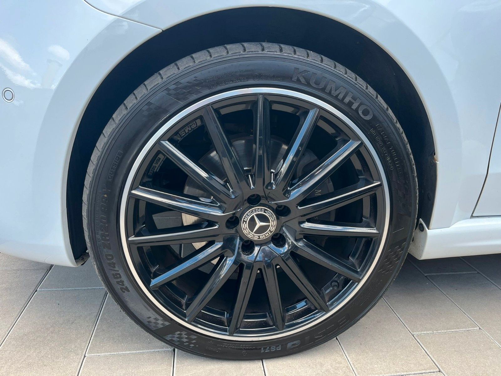 Fahrzeugabbildung Mercedes-Benz V 300d Avantgarde Edition Lang* AMG*AHK*Memory*