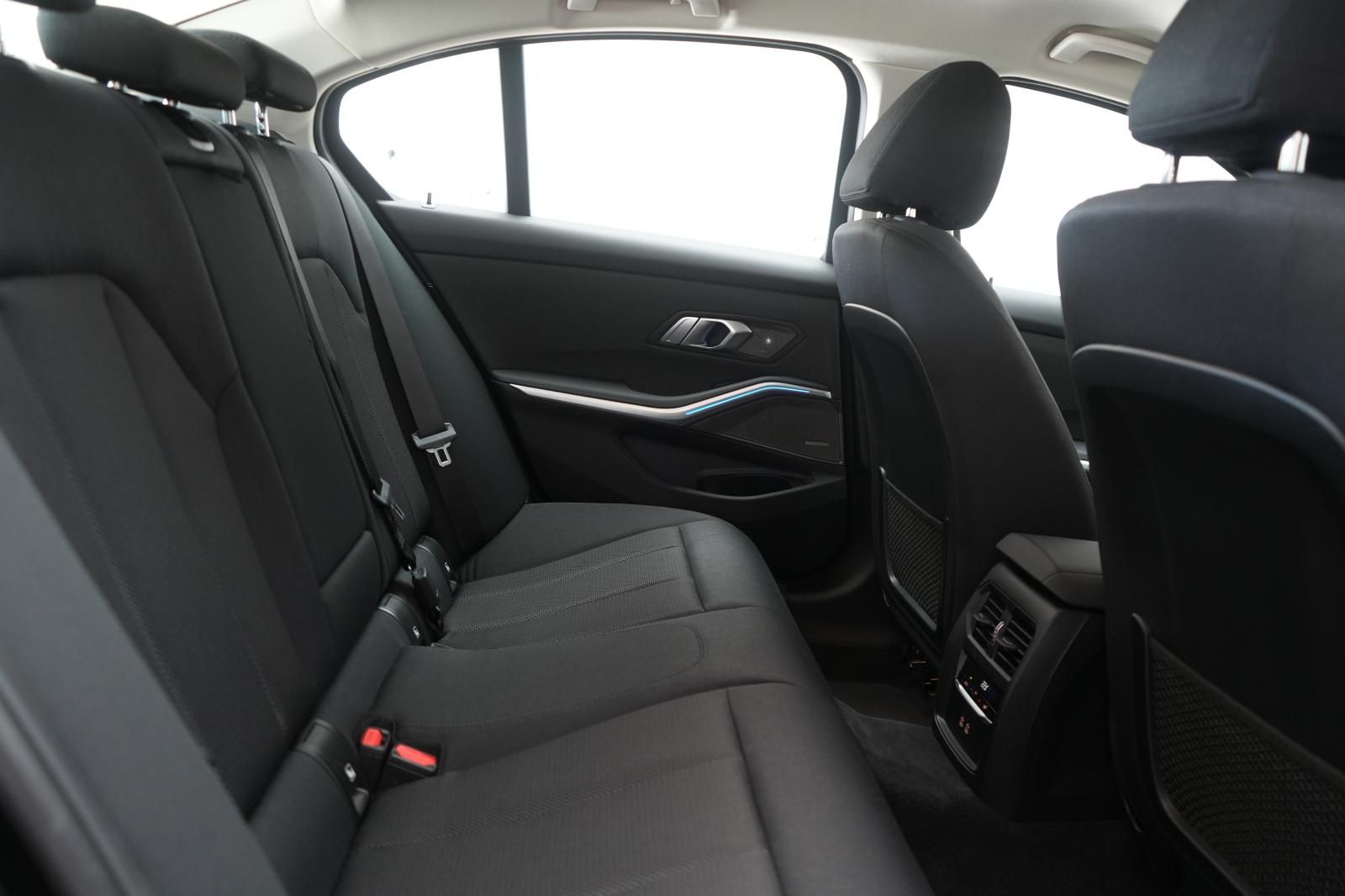 BMW 320 d Advantage Navi/LED/Kamera foto 8