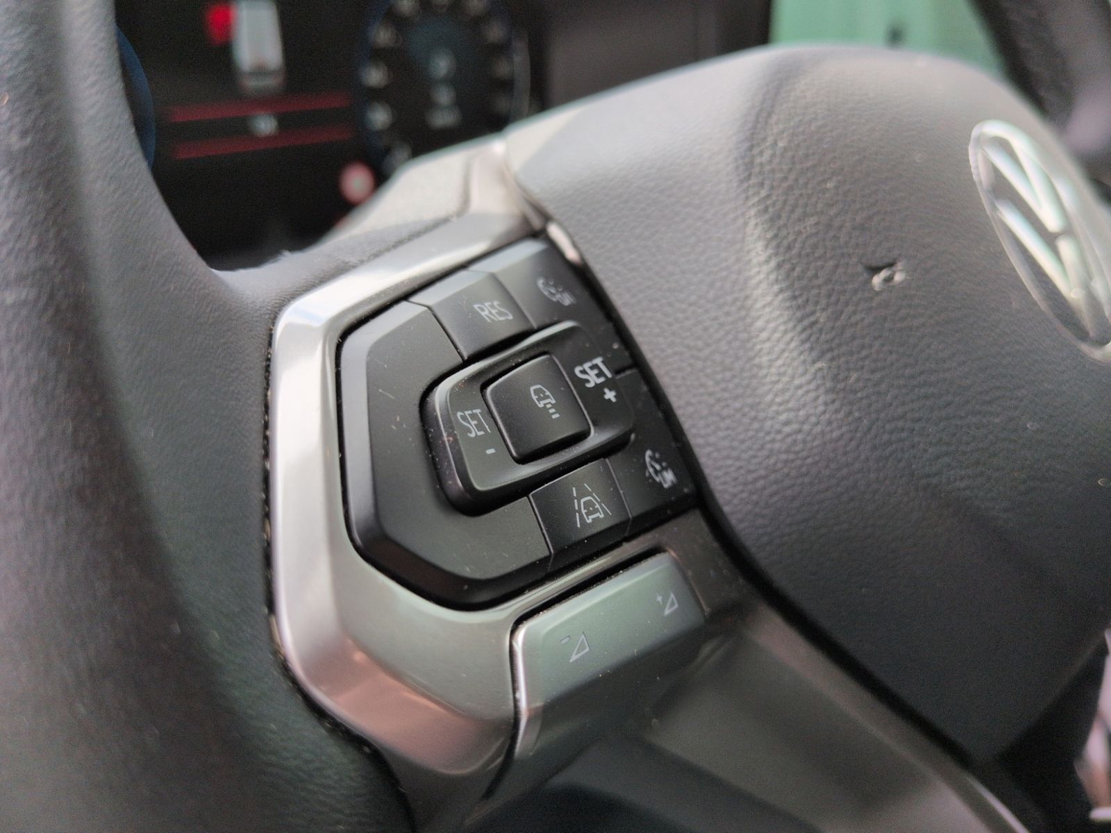 T7 Kombi 2.0 TDI KR AHK+LED+NAVI+ALU+SH+