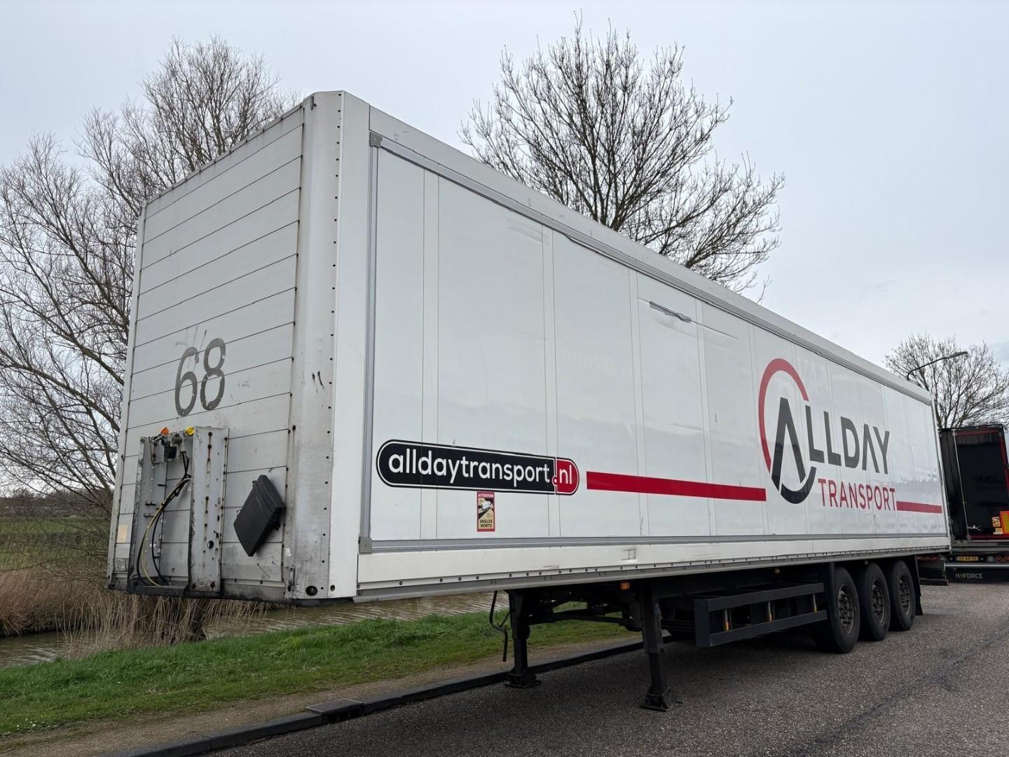 Schmitz Cargobull SKO 24 3-Axle Box / SAF Axles / Discbrakes / Lif