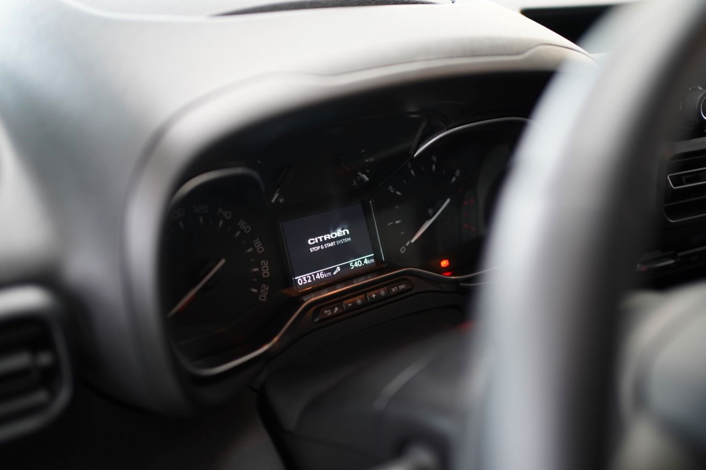 Fahrzeugabbildung Citroën Berlingo M PureTech 130 EAT8 Feel Automatik AHK