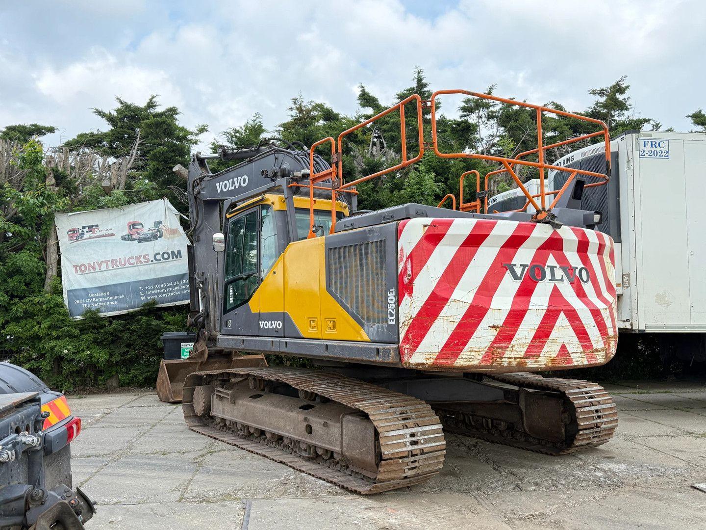 Volvo EC 250EL Excavator Hammerline Quick Coupler