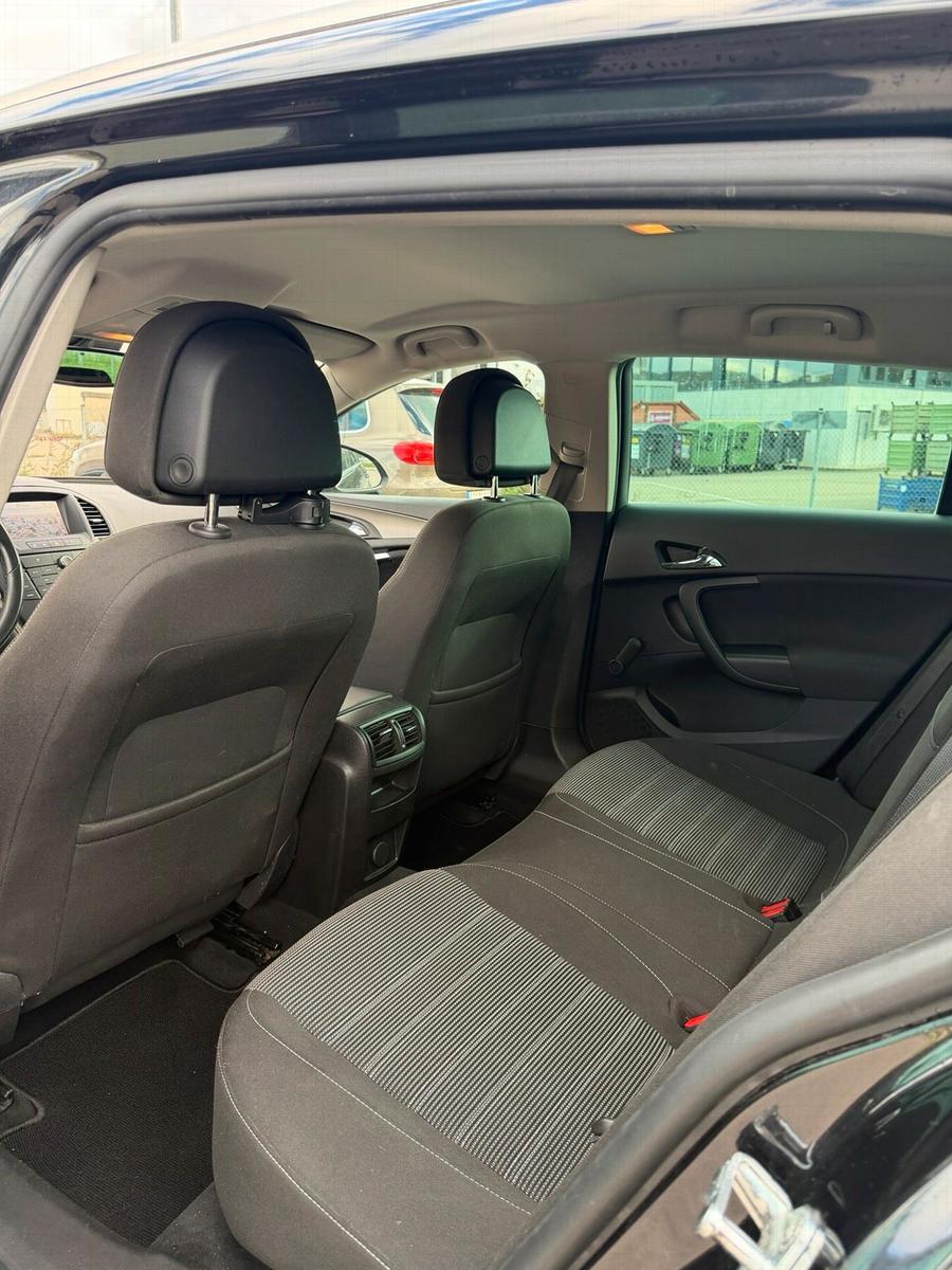 Opel Insignia 2011 — photo 13