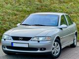 Opel Vectra TÜV 12/27 Leder SHZ Klima Temp... - Opel Vectra aus 2000: 2.2