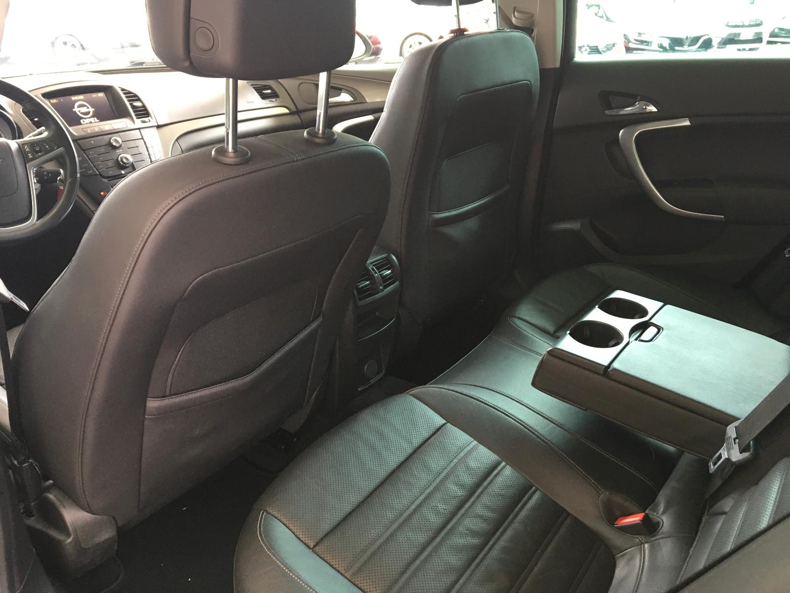 Opel Insignia 2012 — photo 11