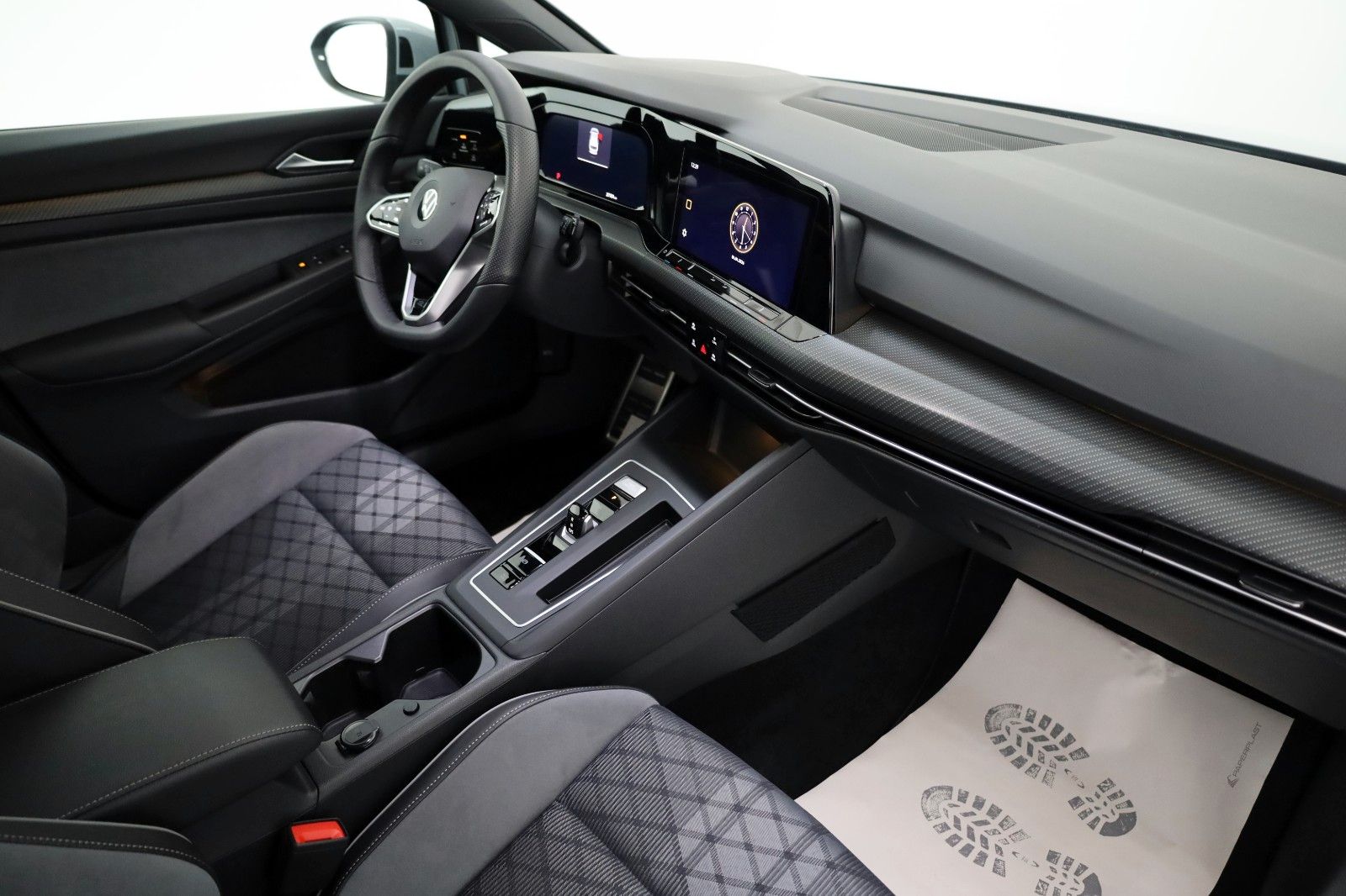 Fahrzeugabbildung Volkswagen Golf VIII Variant R-Line eTSI Navi,LED,ACC,AHK