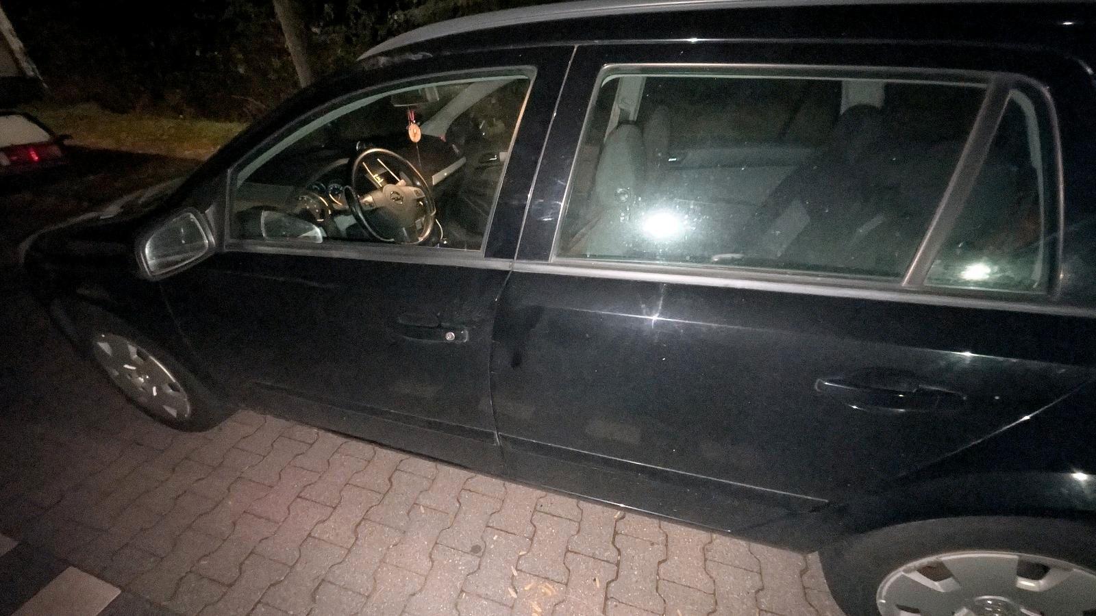 Opel Astra 2004 — салон