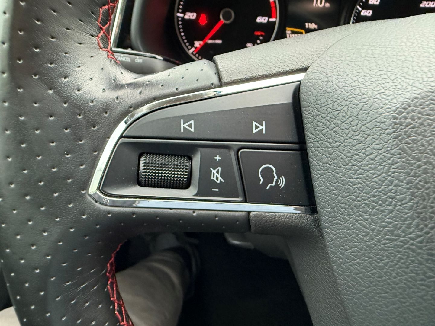 SEAT Leon FR Sportpaket El. Panodach Navi Leder Sound - Image 17