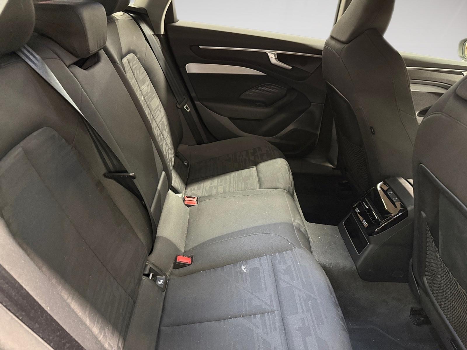 Audi A6 Avant TDI QUATTRO AHK.B-DISPLAY.LED.KAMERAS