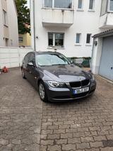 BMW E90 320i TÜV Neu - BMW 320 aus 2004: 320i