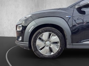 Hyundai Kona Plus Elektro Kam.+KeyLess+LED+Navi+SHZ+ACC
