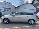 Volvo V60/Kombi/Momentum/D5/AUTOMATIK/NAVI/TPM/SHZ/RFK - gebrauchte Volvo V60 aus dem Jahr 2010