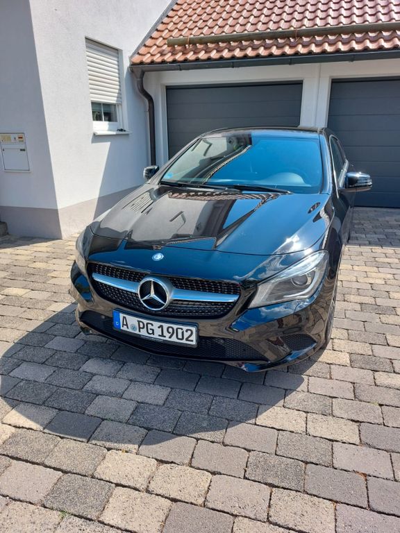 Image of Mercedes-Benz CLA 200