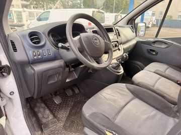 Opel Vivaro - 8