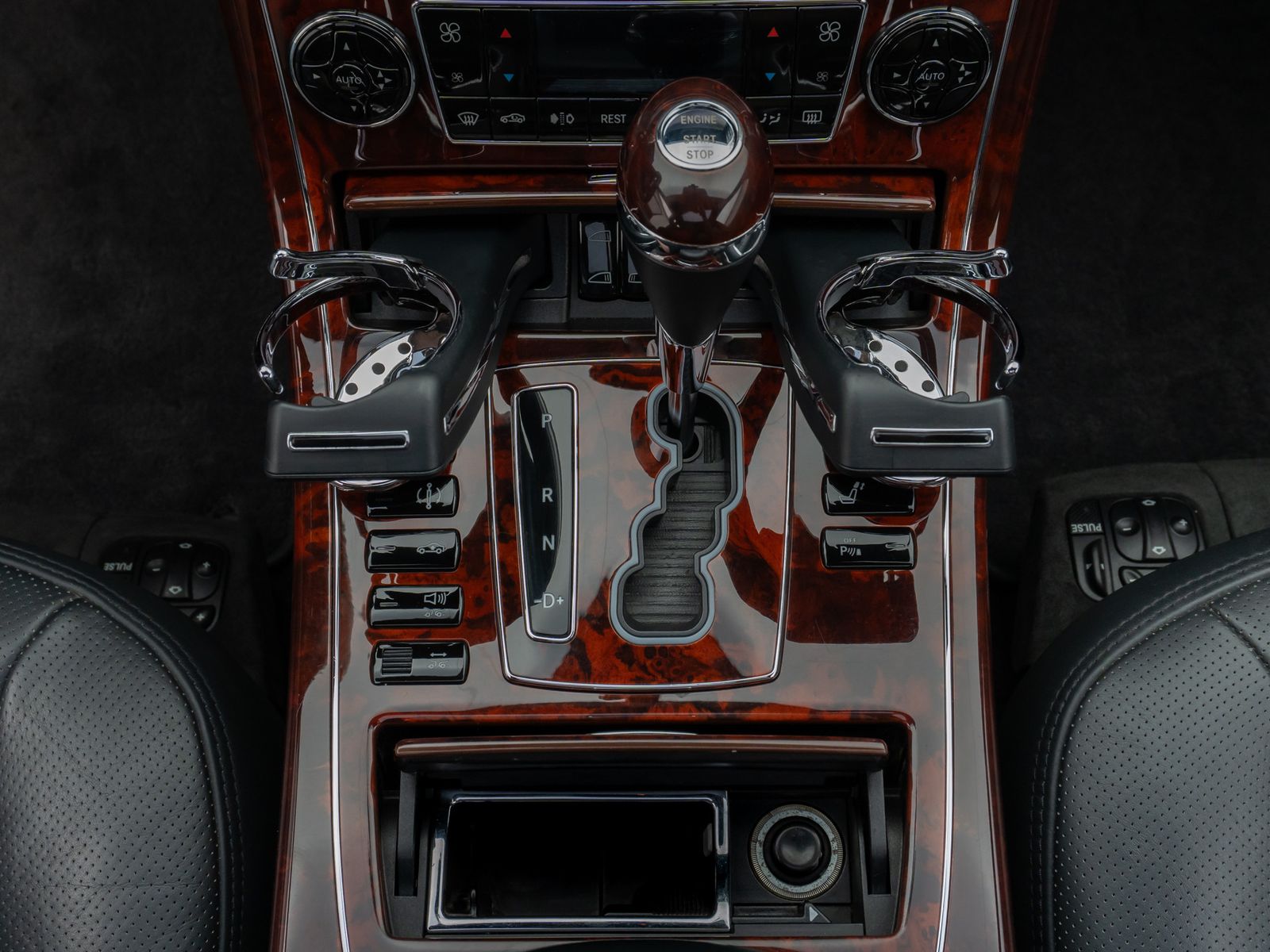 Fahrzeugabbildung Maybach 57 DUOTONE V12 Fondpaket Massage Solar VOLL