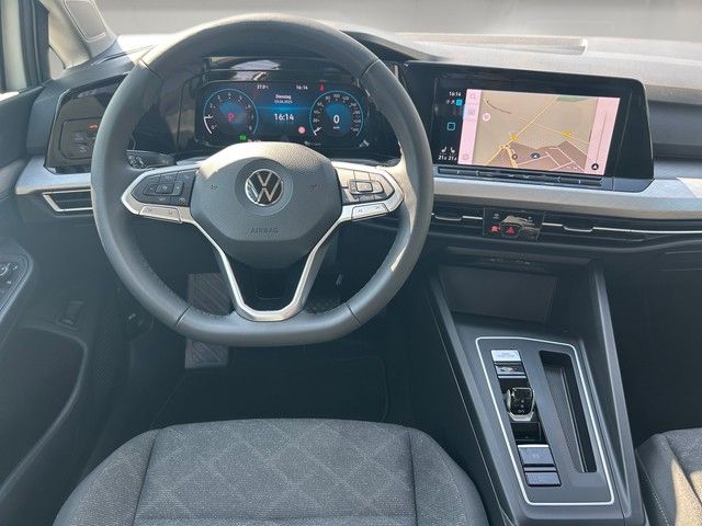 Fahrzeugabbildung Volkswagen Golf VIII Variant 1.5eTSI DSG Life LED+ACC+PARKL