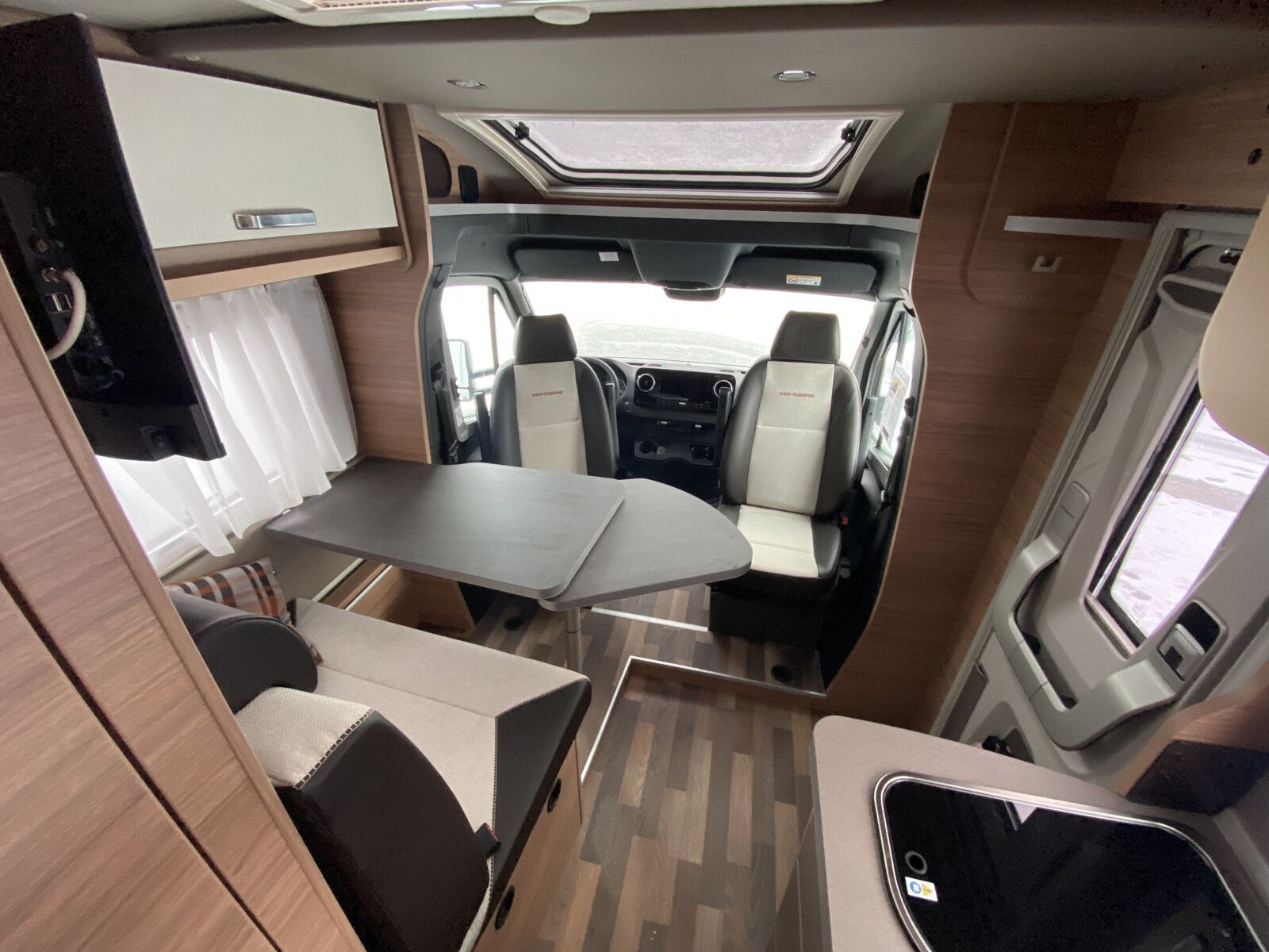 Fahrzeugabbildung Weinsberg CaraCompact MB EDITION PEPPER 640 MEG AT, MBUX