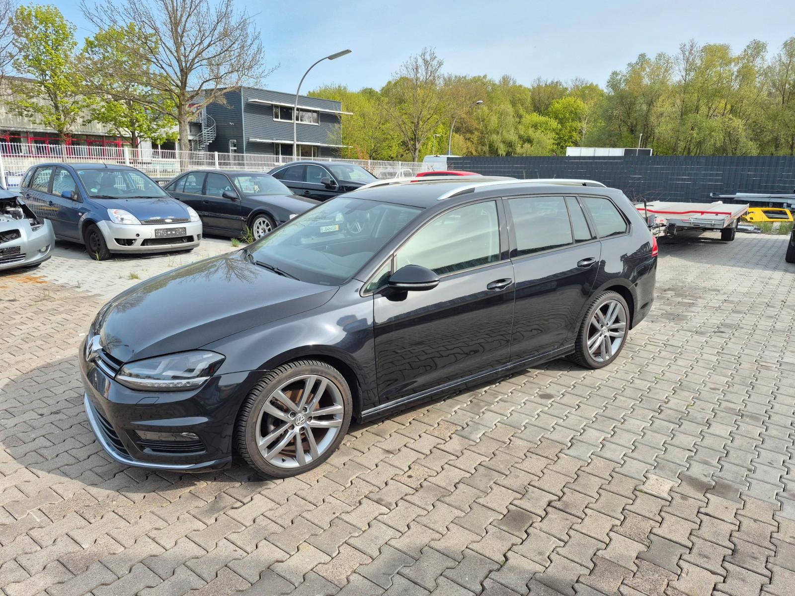 Volkswagen Golf VII Variant Lounge BMT