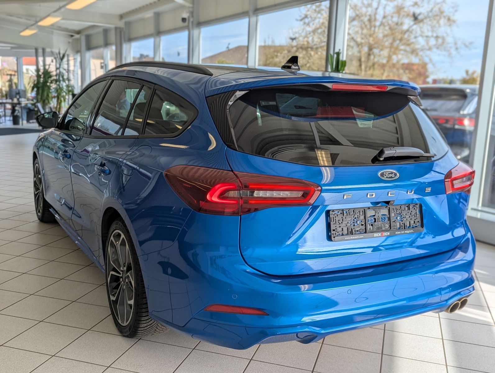 Fahrzeugabbildung Ford Focus 1.0 ST-Line X Styling Matrix B&amp;O Pano 18"