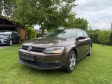 Volkswagen Jetta 1.2 TSI Comfortline BlueMotion Tech Co... - Volkswagen Jetta: Limousine
