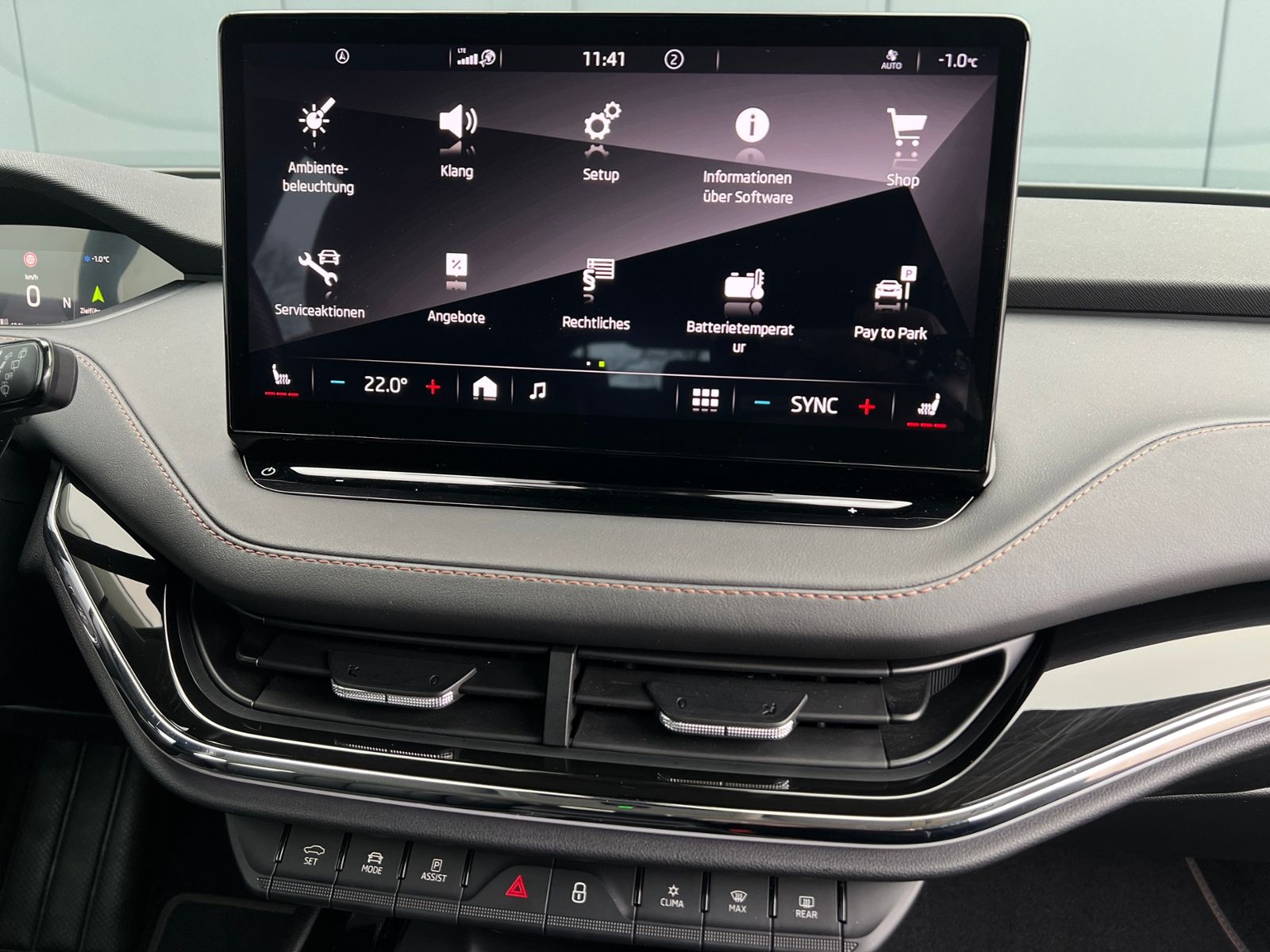 Fahrzeugabbildung SKODA Enyaq iV 80 Suite *AHK, Wärmepumpe, DCC, LED*