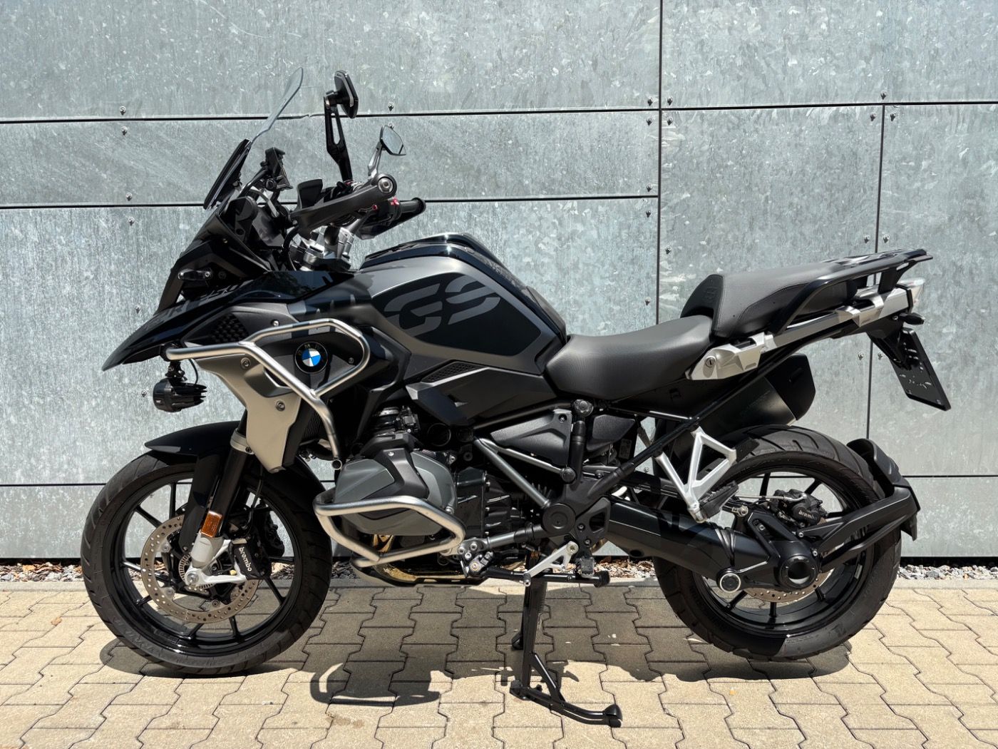 Fahrzeugabbildung BMW R 1250 GS Triple Black Öl inlcusive