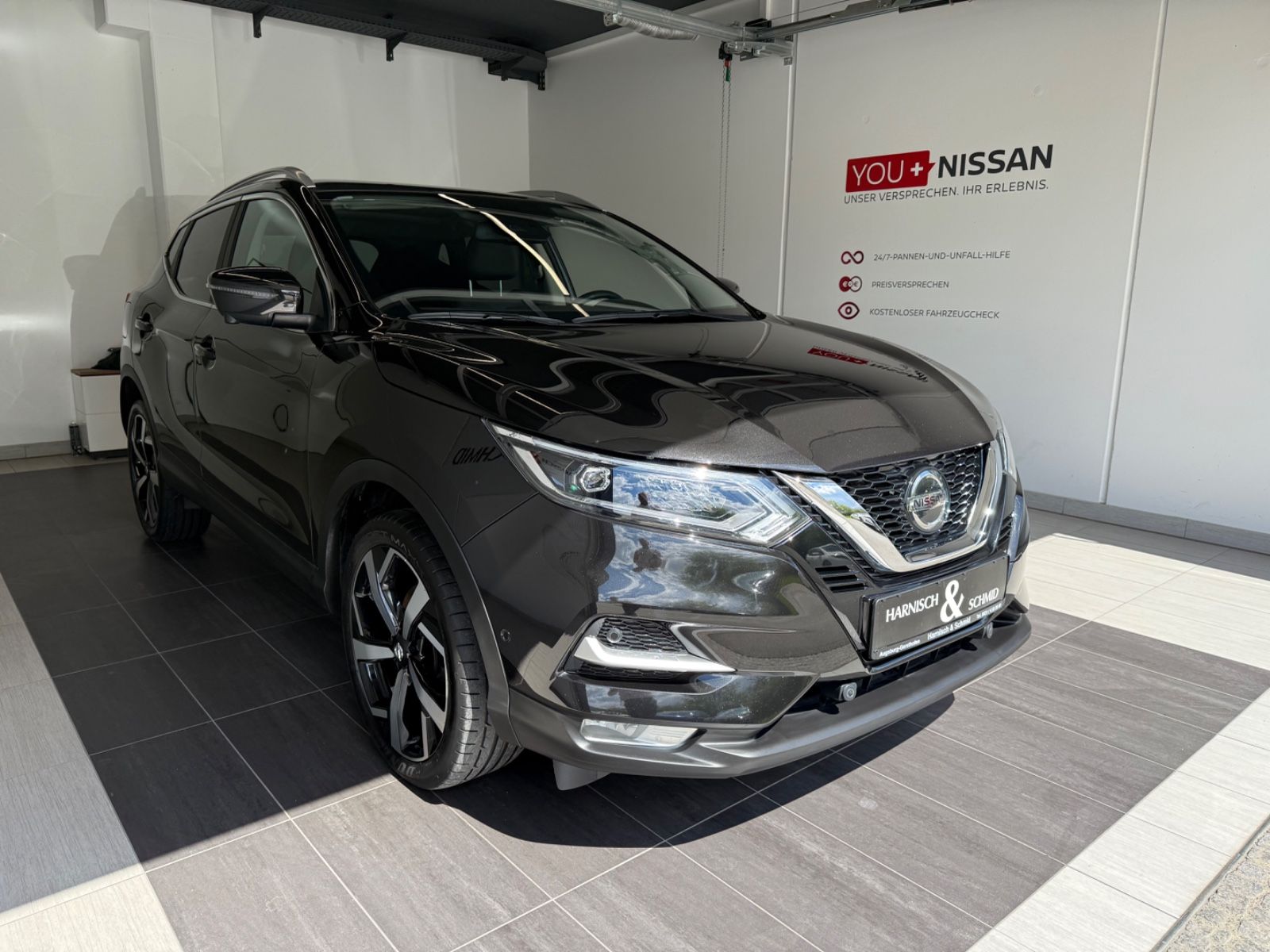 Fahrzeugabbildung Nissan Qashqai Tekna Safety-Shield-Paket 360°