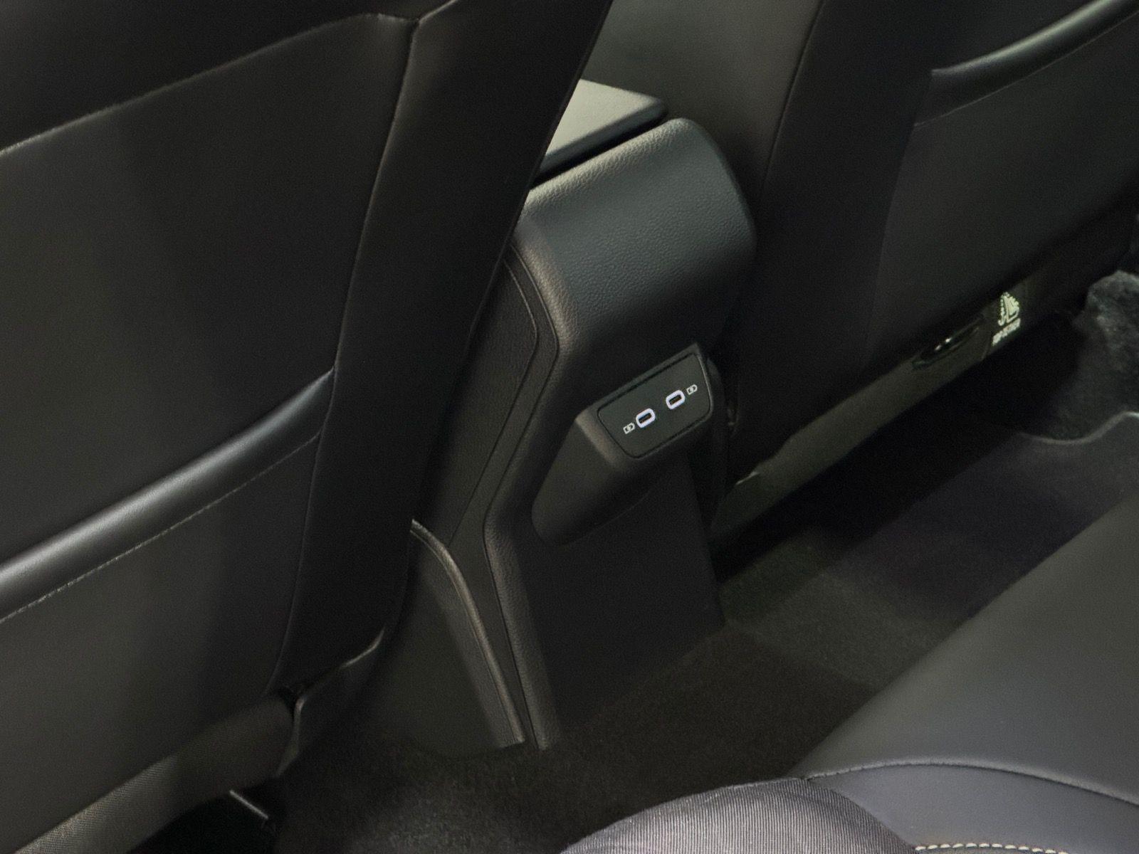 Volkswagen Taigo Goal 1.0 TSI DSG | AHK PANO NAVI ACC RÜKA