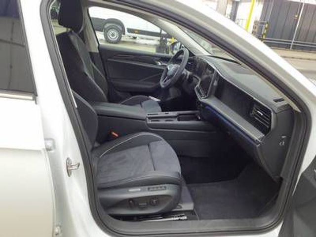 Passat 1.5 TSI DSG BUSINESS AHK+LED+KAMERA+SHZ