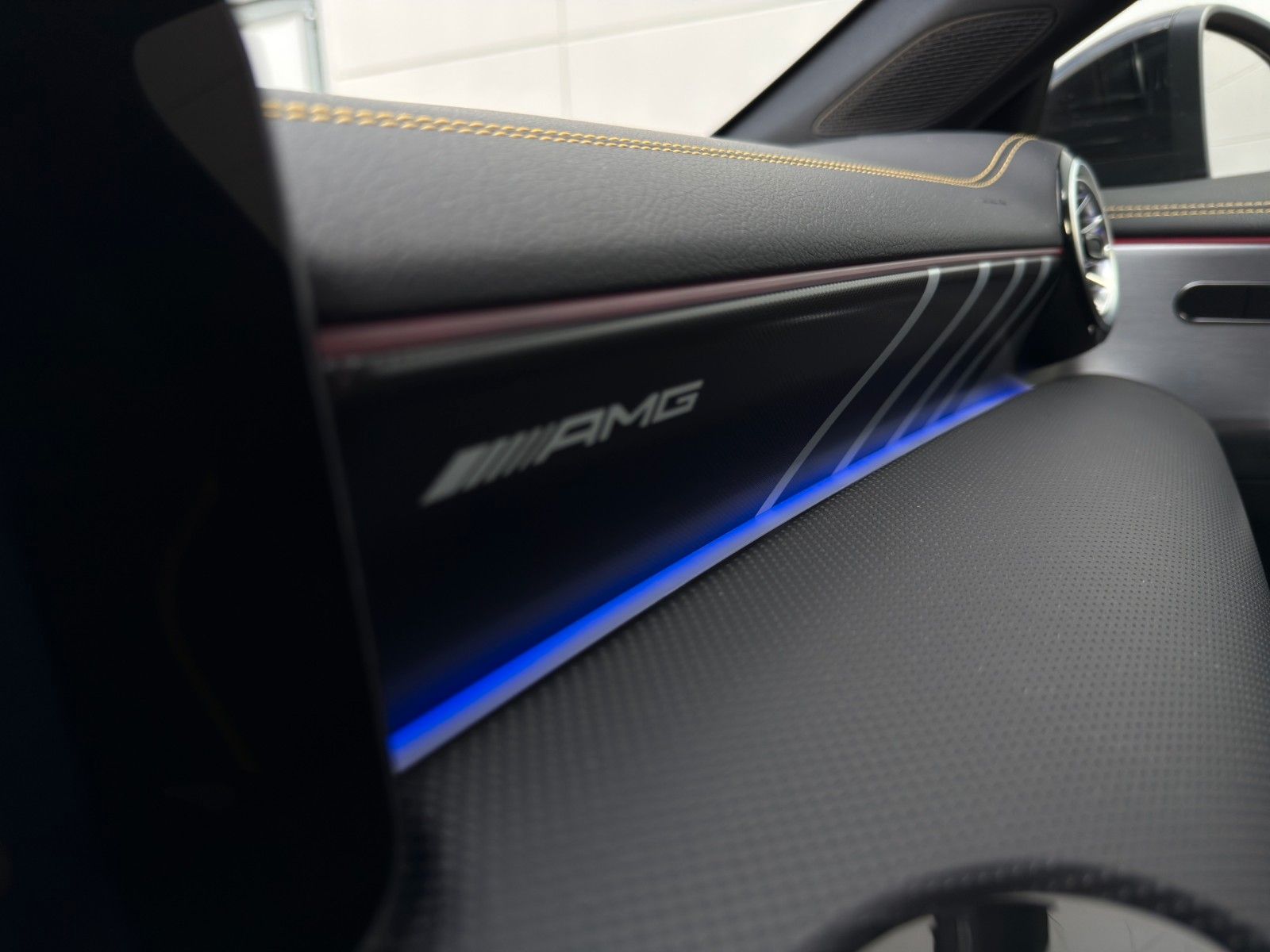 Fahrzeugabbildung Mercedes-Benz CLA 45 S AMG Matt/Perf-Sitz/MBeam/AERO/Night-Pkt